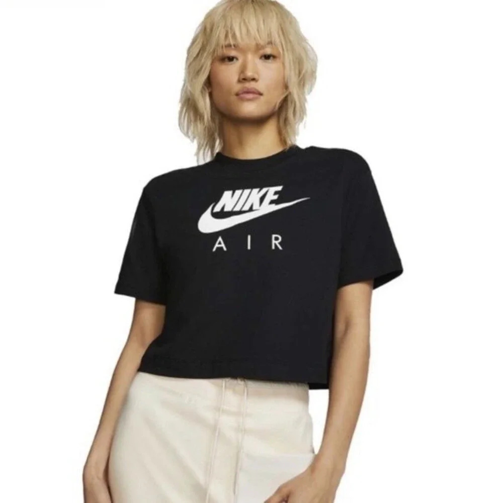 The Nike tee medium Nike Air swoosh logo burgundy crop top